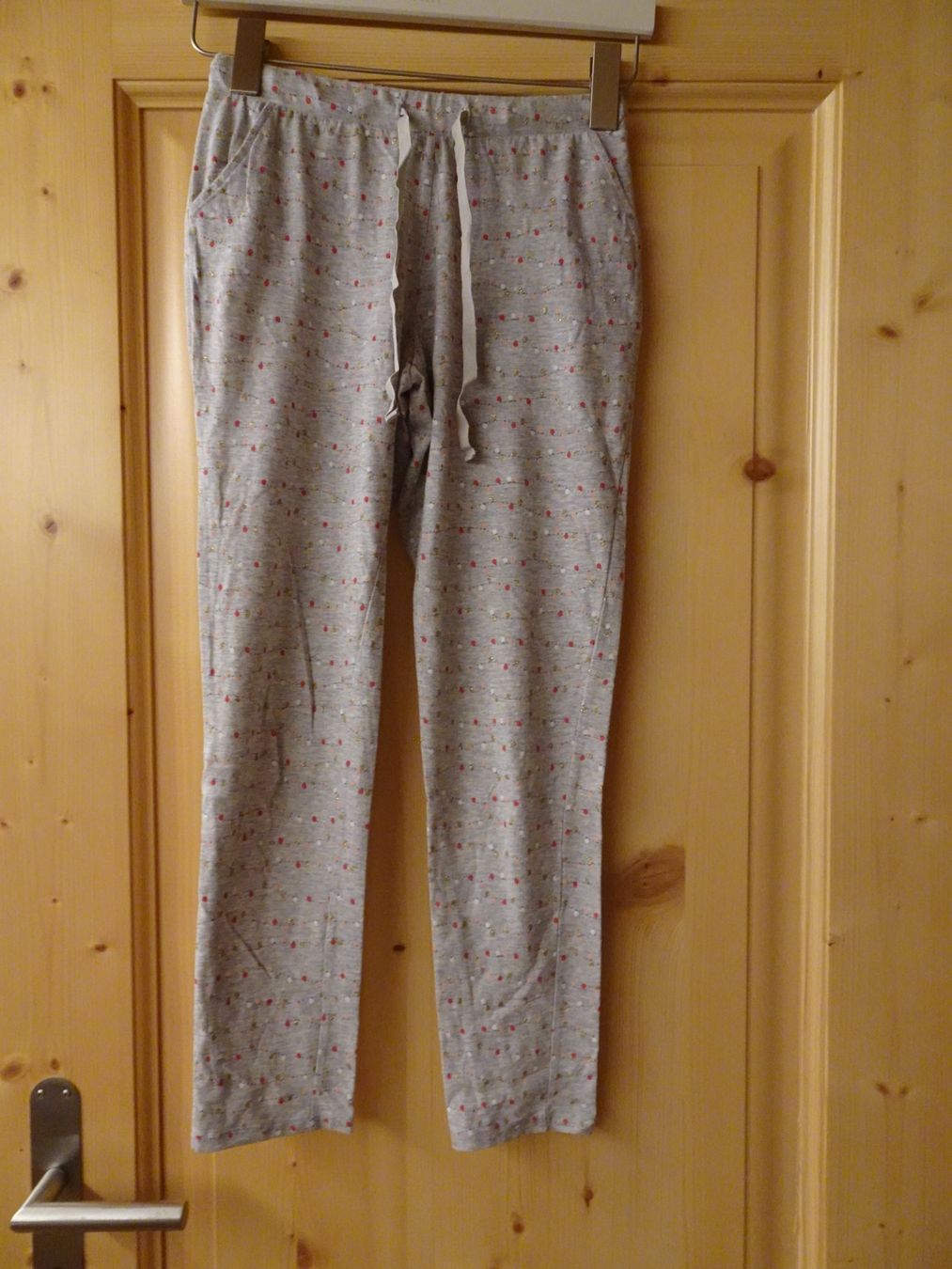 Leggings: Hübsche graue Pyjamahose Gr. XS - 260267 – Usato da Küssnacht am Rigi venduto da Good4Deckeli