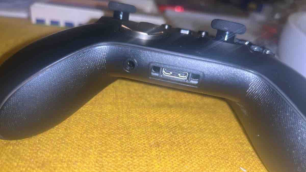 Controller: Xbox Controller GOLD SHADOW, Wireless, Acceptable – Nuovo (secondo la descrizione) da Urdorf venduto da Tab_ae25 1