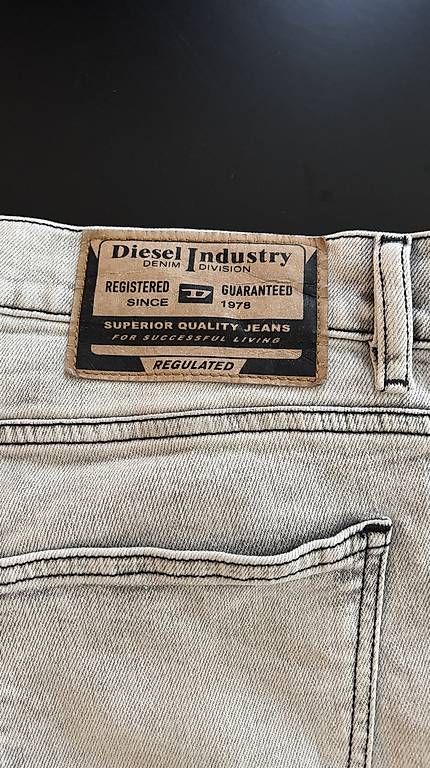 Diesel Jeans: Jeans Diesel 32x32 – Usato da Zürich venduto da lupolupo 2