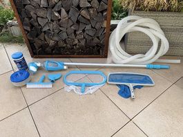 Pool-Reinigungsset Poolstaubsauger  neuwertig mit Zubehör