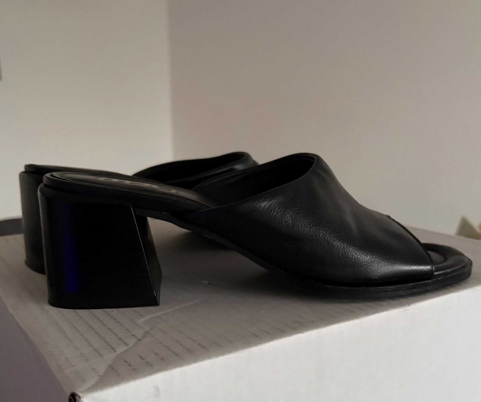 Mjus Damenschuhe: MJUS Leder Pantoletten gr39 Neuwertig – Neu (gemäss Beschreibung) aus Niederbipp von fashionfuchs 1
