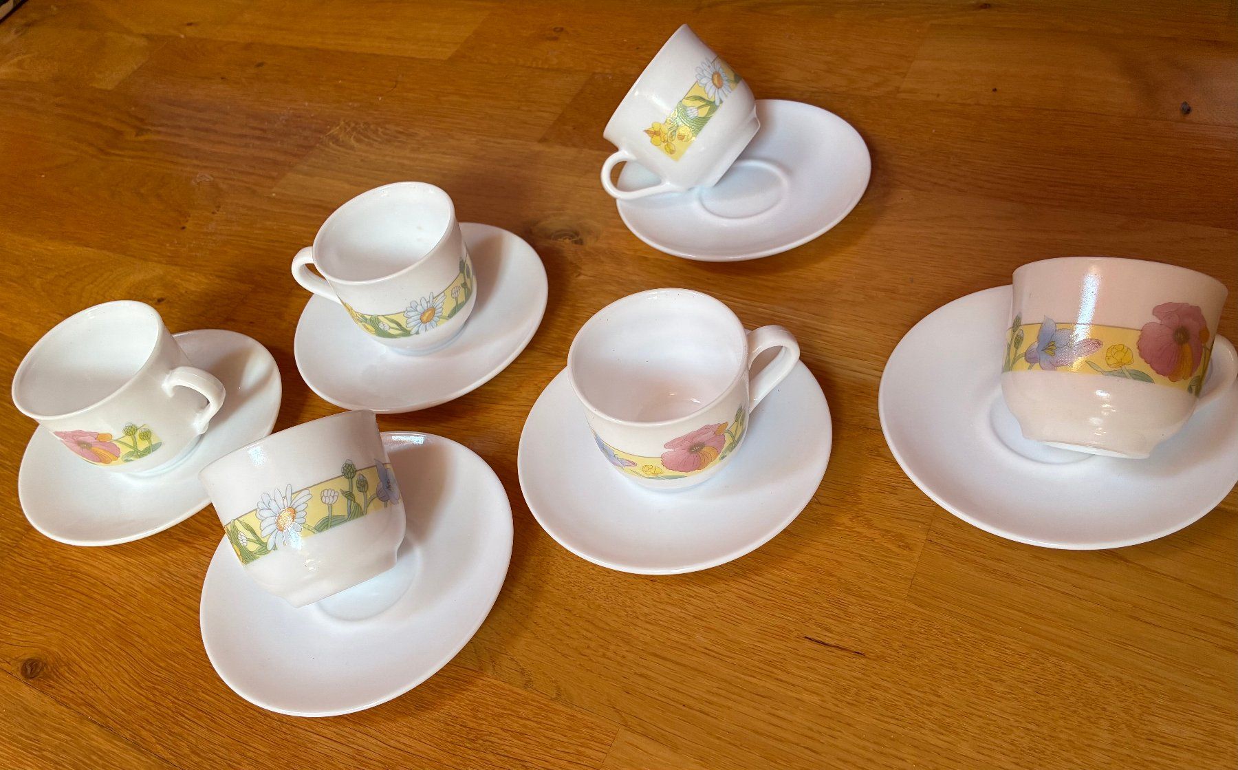 Geschirrsets: Kaffeeservice Blumenmuster Frühlingsdeko – Gebraucht aus Rüegsauschachen von ivatug 1
