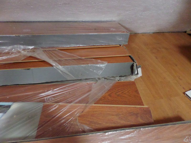 Rivestimenti per pavimenti: Laminat Neu – Usato da Balsthal venduto da Subaru11 5