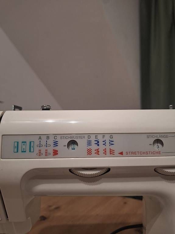 Machines à coudre: Nähmaschine – D'occasion à Madiswil par Oleander2 3