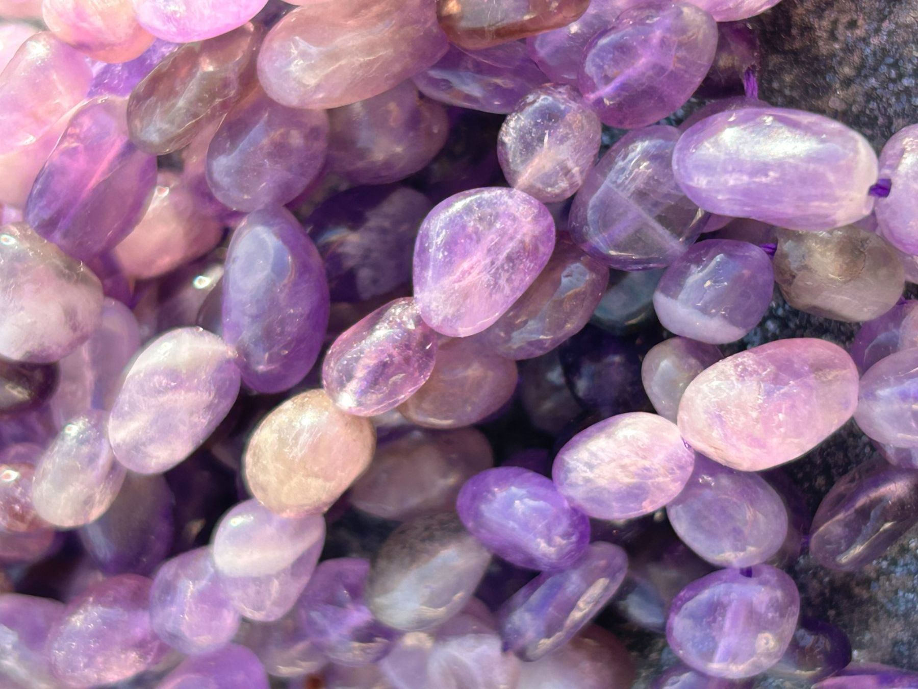 Pietre preziose: Strang echte dream amethyst 6-8 mm – Nuovo e nell'imballaggio originale da Niederrohrdorf venduto da Ytobi