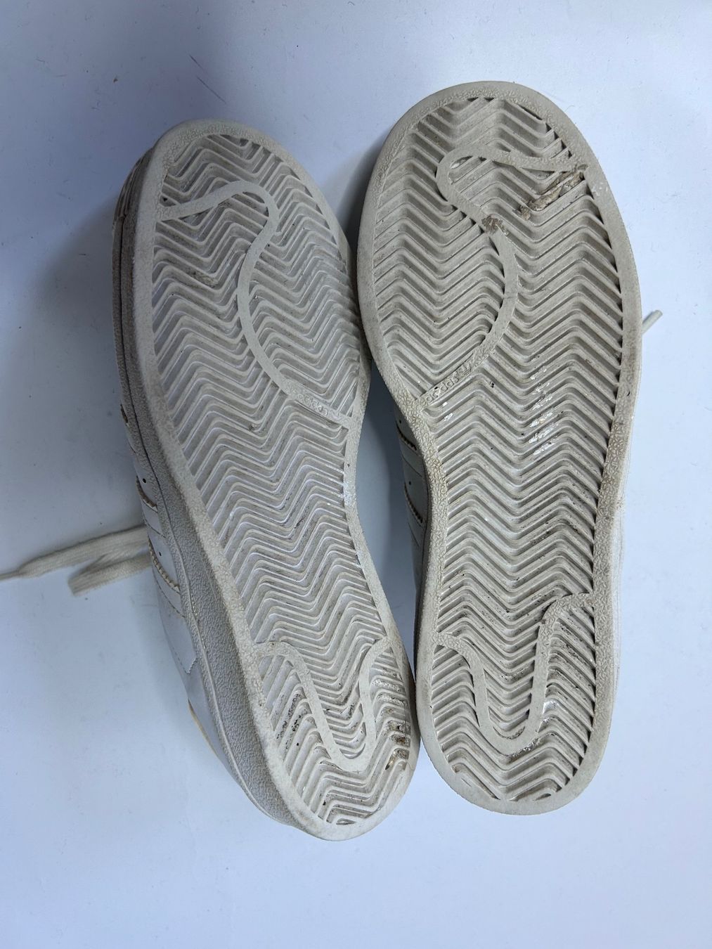 Adidas Chaussures femmes: Adidas Superstar Sneakers – D'occasion à St. Gallen par look-twice 4