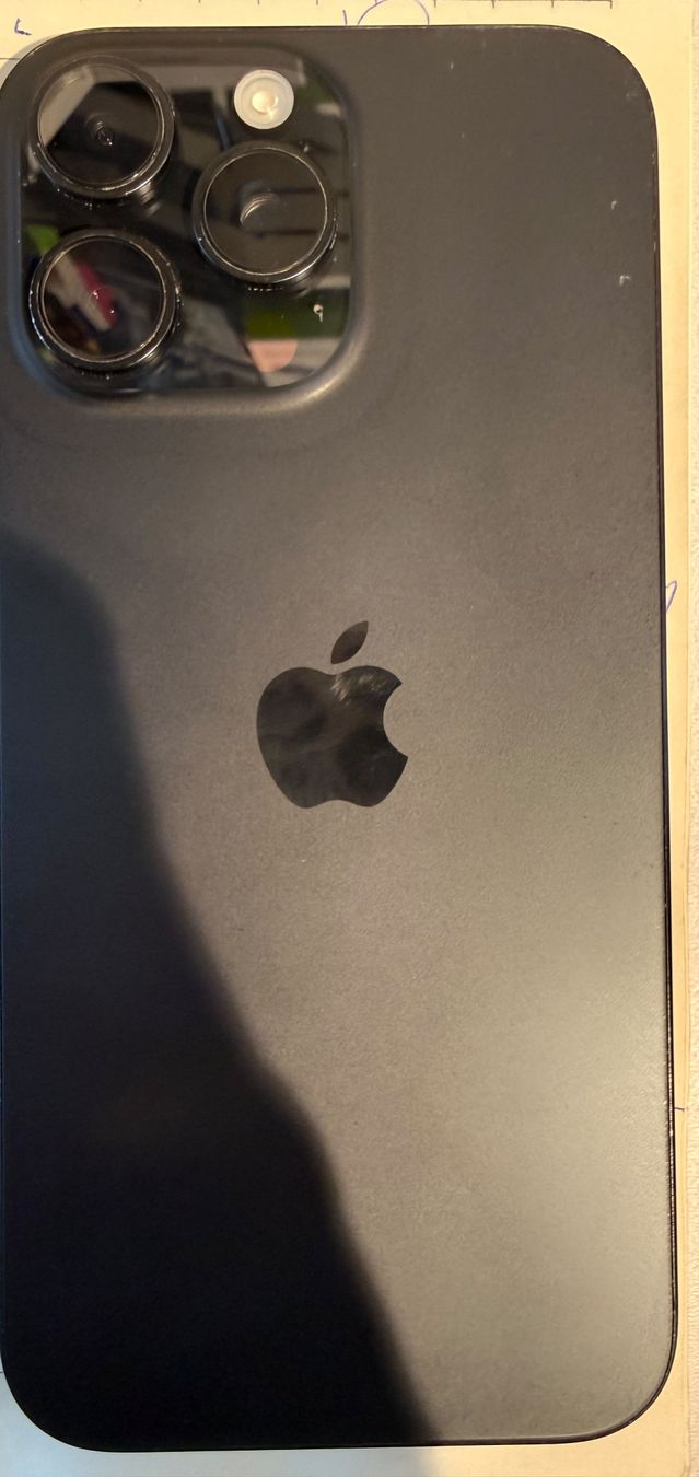 Apple Telefoni cellulari / Smartphones: iPhone 16 Pro Max 512GB  – Usato da Schaffhausen venduto da Rajashafiq 4