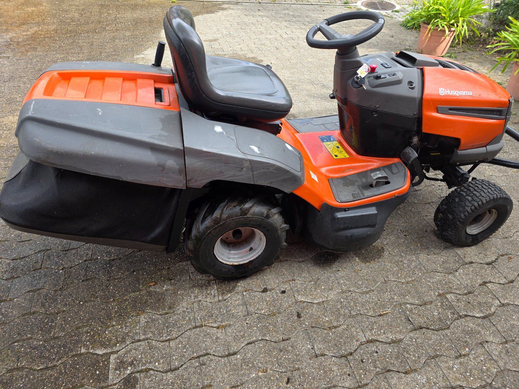Husqvarna Tagliaerba: Rasentraktor Husqvarna TC 238 – Usato da INS venduto da chrigu018 1