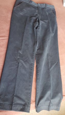 Pantalon noir taille F44 marque Frank Eden