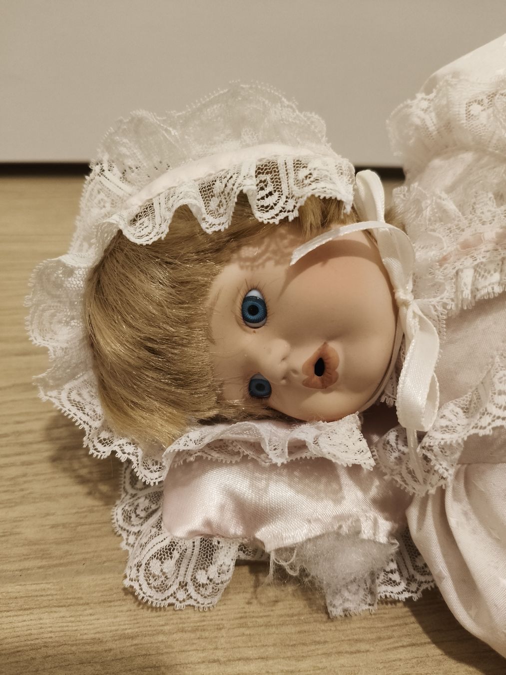 Bambole: Poupée porcelaine – Nuovo (secondo la descrizione) da Monthey venduto da lesaffairesdecamille 1