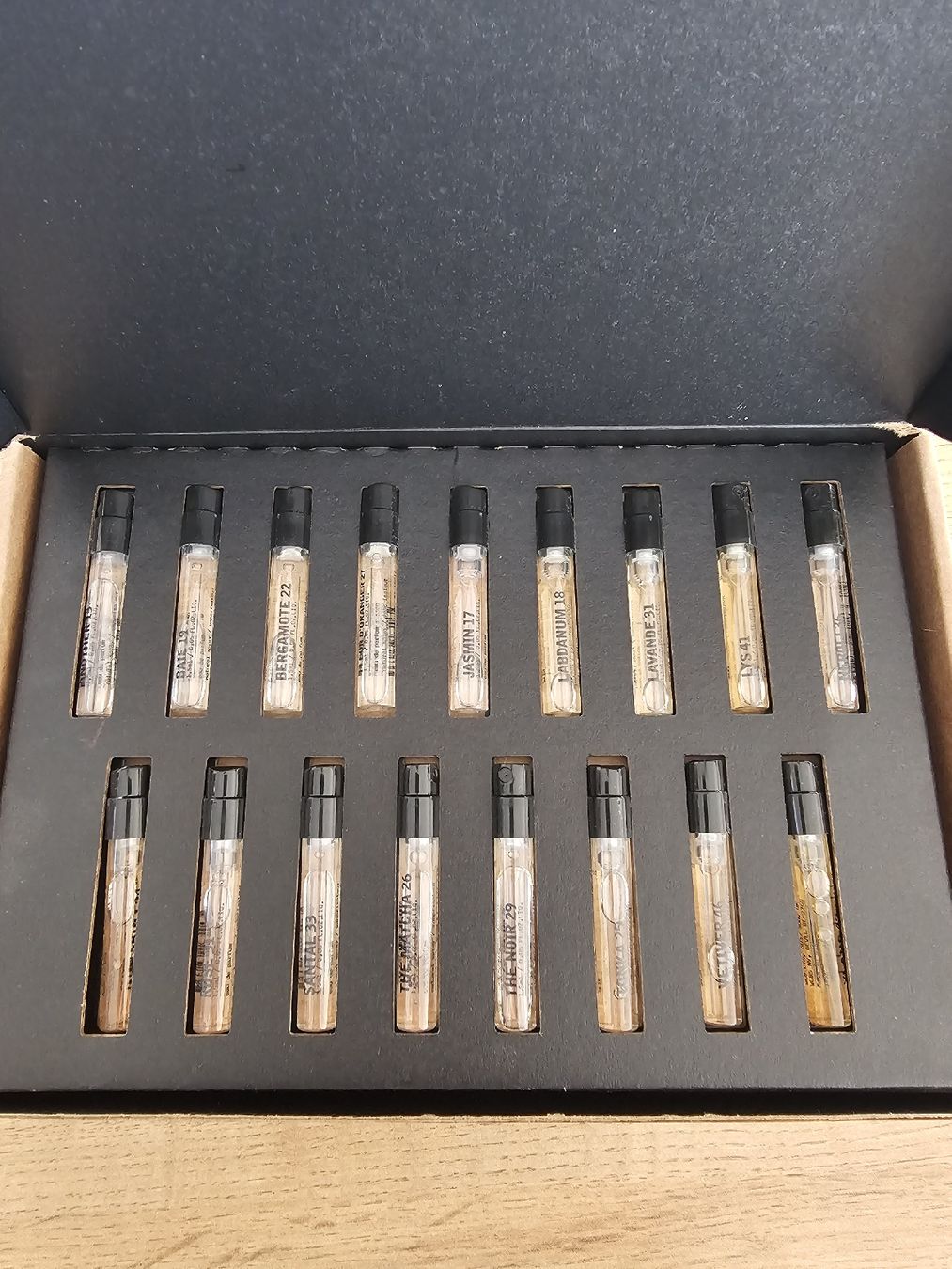 Le Labo Parfum & Eau de Toilette: LE LABO - Discovery Set - 17 x 1.5 ml – Gebraucht aus Genève von faok