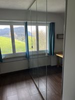 Grosser Pax Kleiderschrank mit viel Stauraum