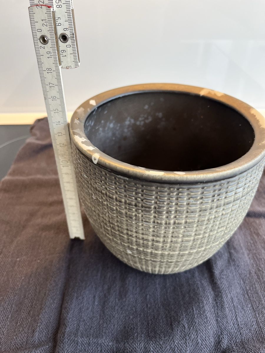 Blumentöpfe: Blumentopf Ø 18 cm  – Gebraucht aus Luzern von Buesu1989 1