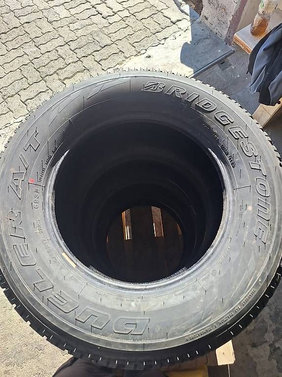 Bridgestone Pneus & Kompletträder: Auto/SUV Reifen Bridgestone – Gebraucht aus Zweisimmen von chrusel01
