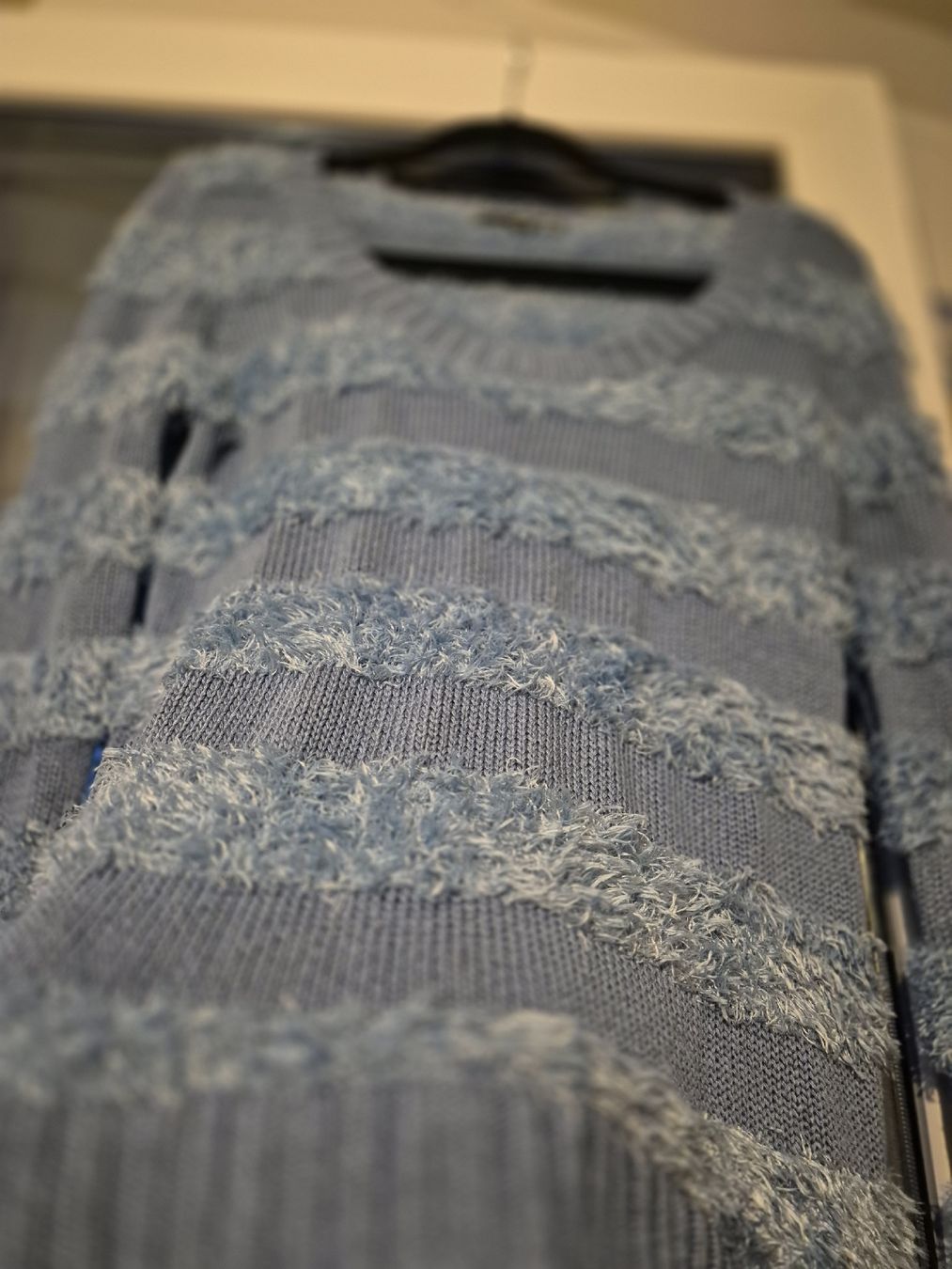 Pullover & Sweatshirts: Winter Strickpullover mit Fransen, hellblau, Grösse M – Neu (gemäss Beschreibung) aus Zürich von mit_jz2x 2