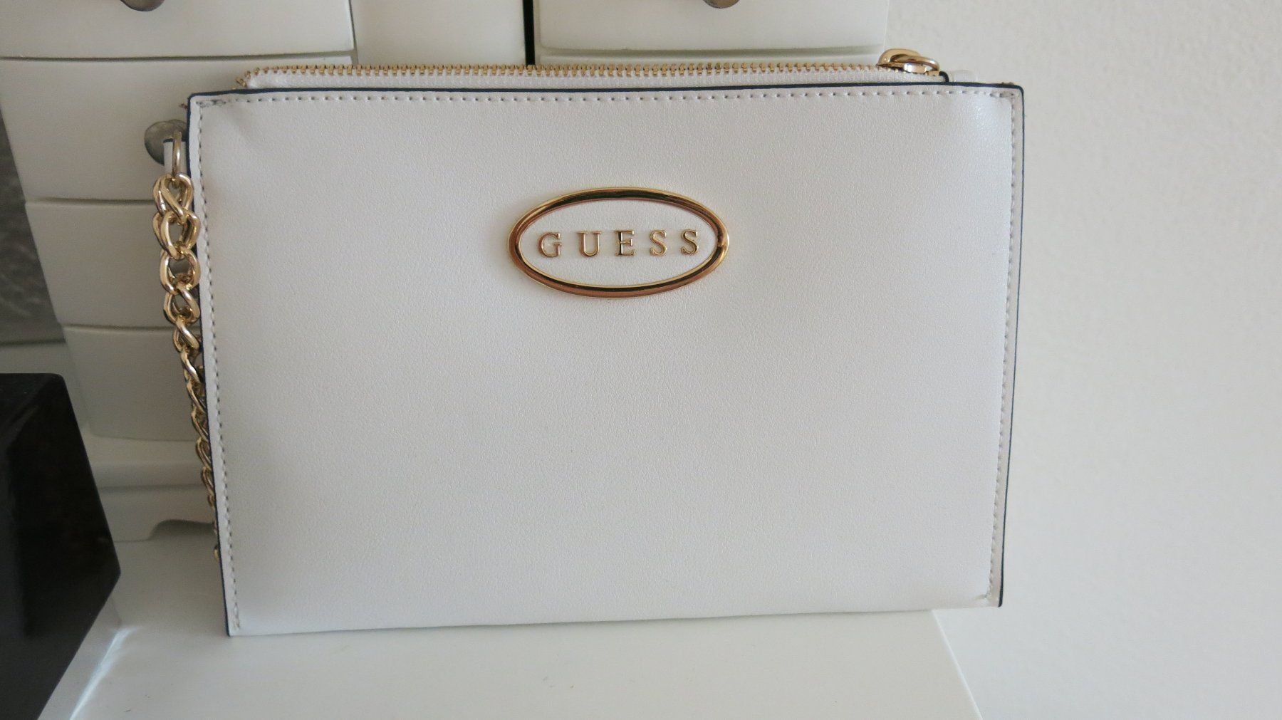 Guess Borse: GUESS Clutch – Nuovo (secondo la descrizione) da Lachen SZ venduto da artbyblondangel