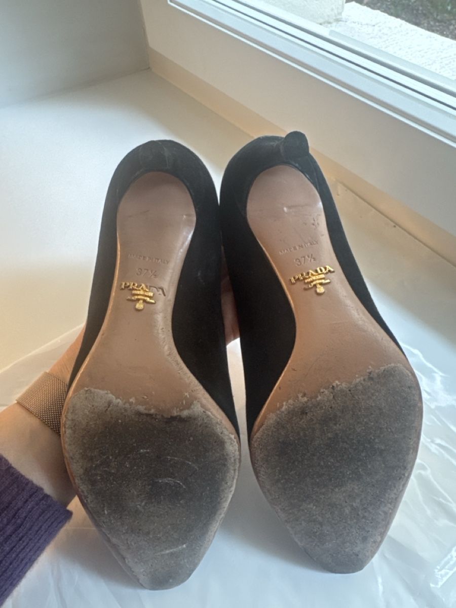 Prada Damenschuhe: Prada Suede Pumps Black Size 37.5 – Gebraucht aus Zürich von agnes_to 5