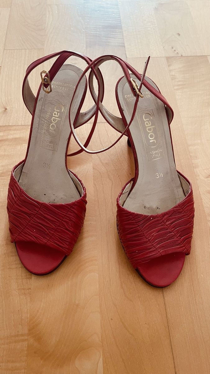 Scarpe da donna: Sandales vintage 35 – Usato da Liebefeld venduto da fuoco-e-fiamma