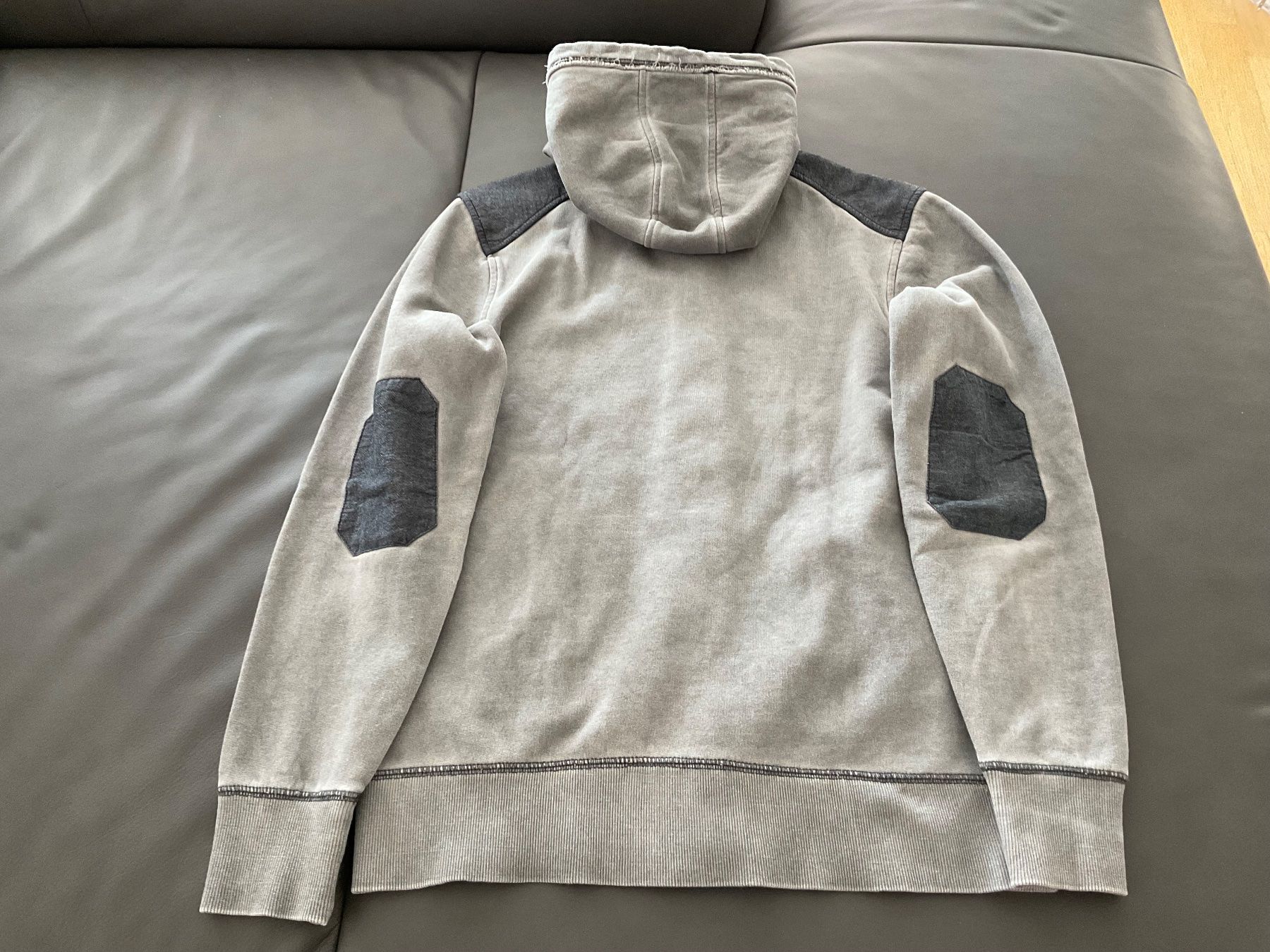 Jacken & Mäntel: Sweatjacke mit Kapuze – Gebraucht aus Horw von Benny017 1