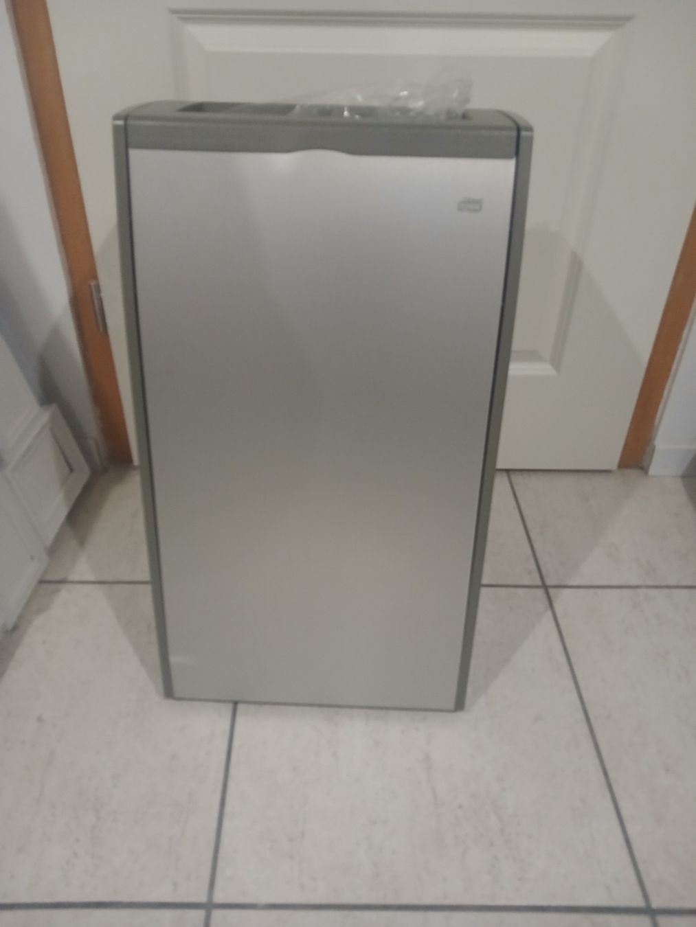 Cestini per rifiuti: Tork Abfalleimer 40 Liter Aluminium B1 System. – Nuovo (secondo la descrizione) da Pieterlen venduto da Ya0527yl