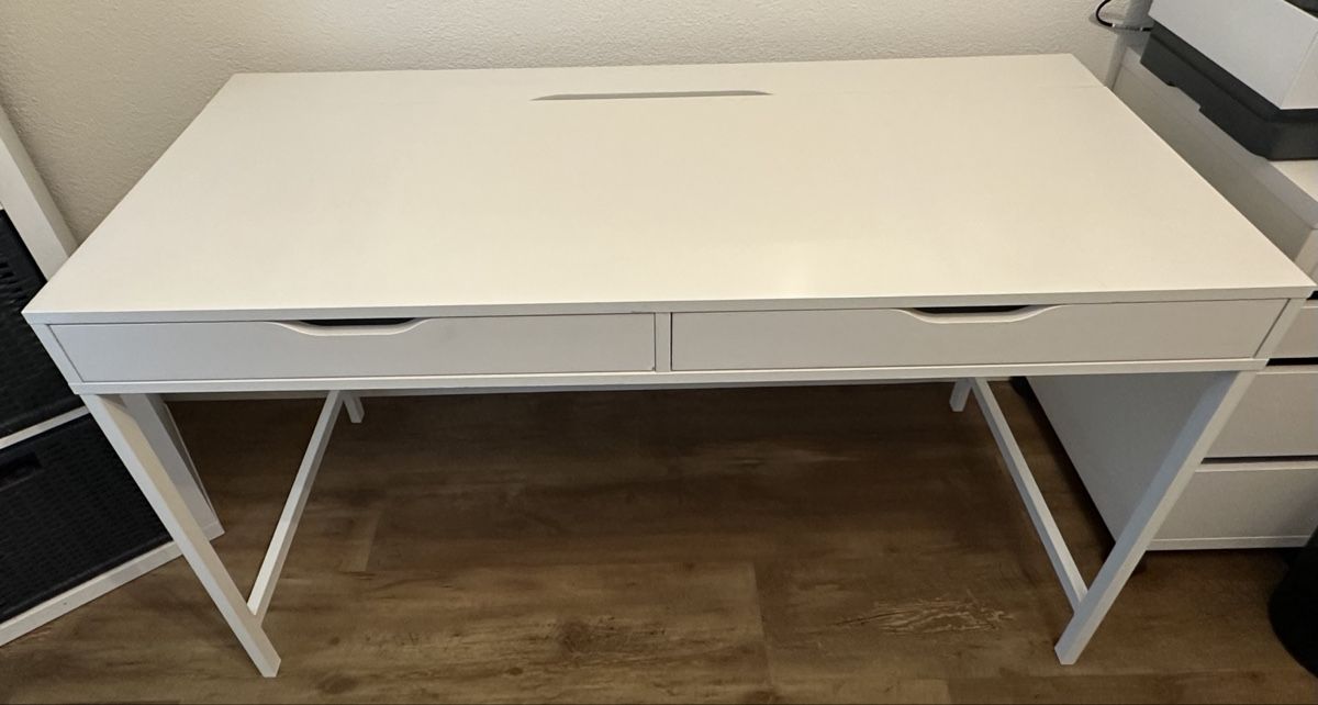 Scrivanie: Schreibtisch weiss mit 2 Schubladen – Usato da Morschach venduto da Butterbrot9000
