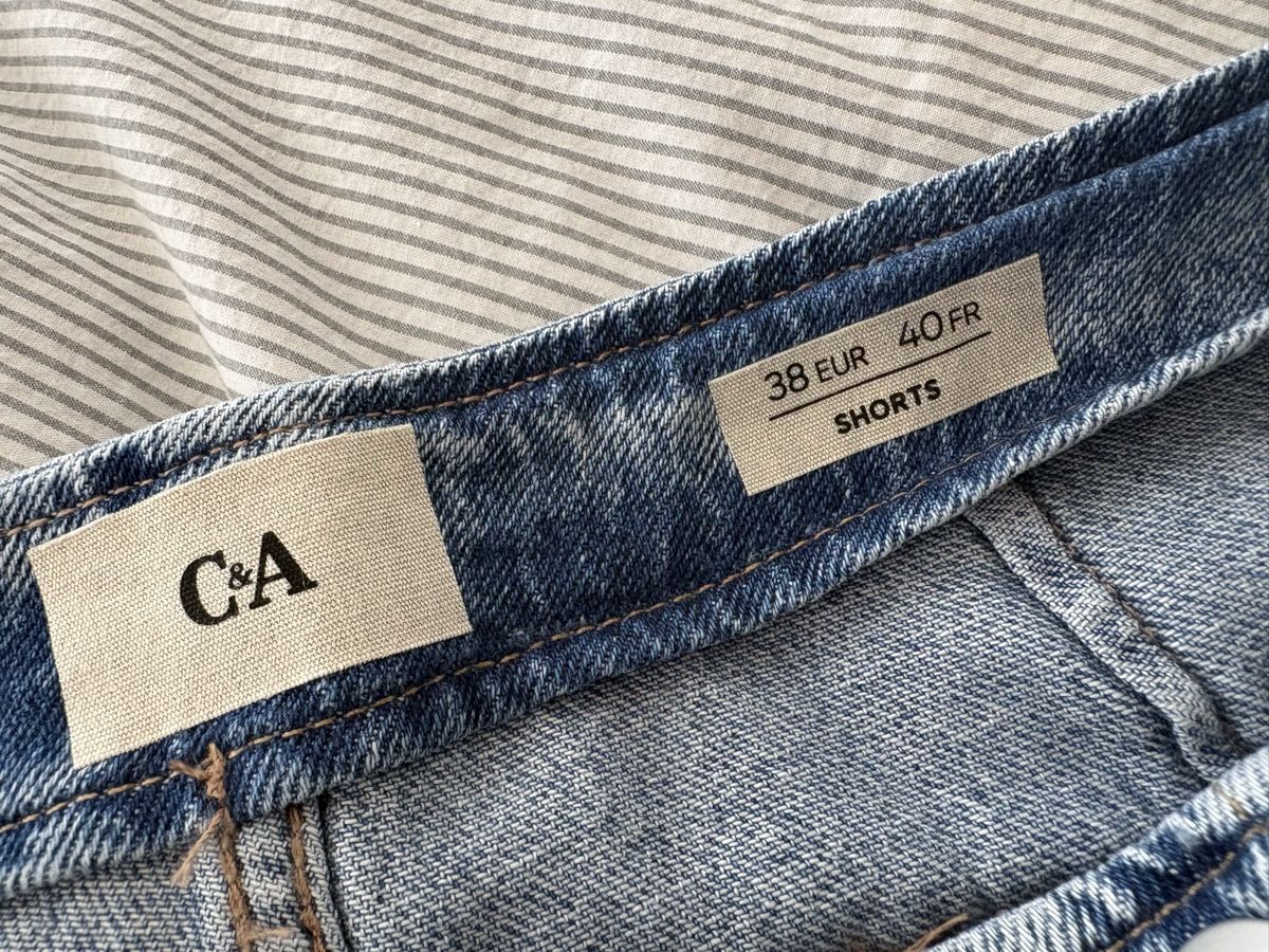 C&A Jeans: Jeans Shorts Gr 38 von C&A – Nuovo (secondo la descrizione) da Rümlang venduto da euqinom16 3