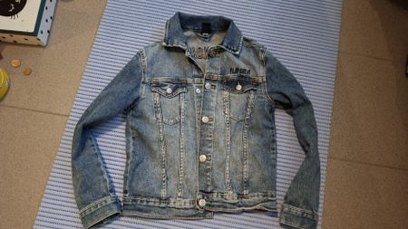 Jeansjacke Gr. 134 mit Fussball Motiv für Jungs! H&M