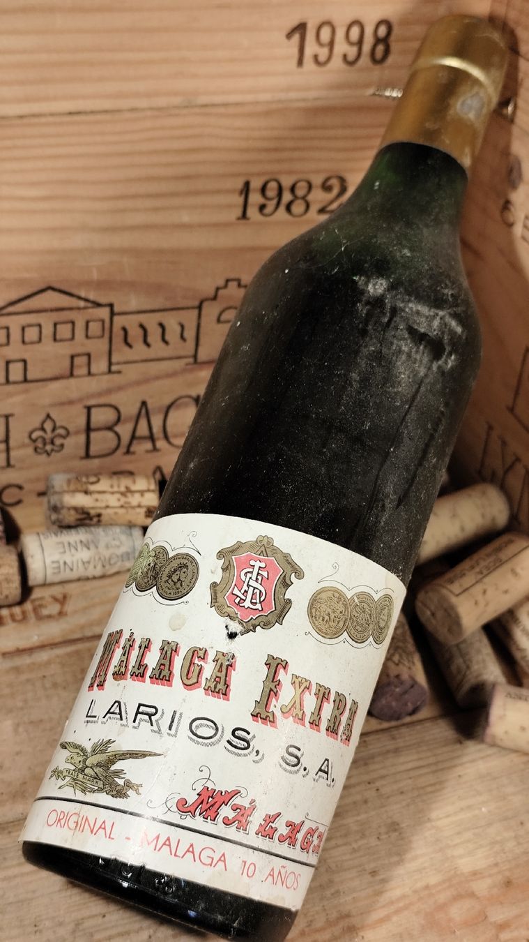 Vino: Larios Malaga Extra, ca. 30 Jahre alt – Nuovo e nell'imballaggio originale da Büsserach venduto da Vintage-vins 1