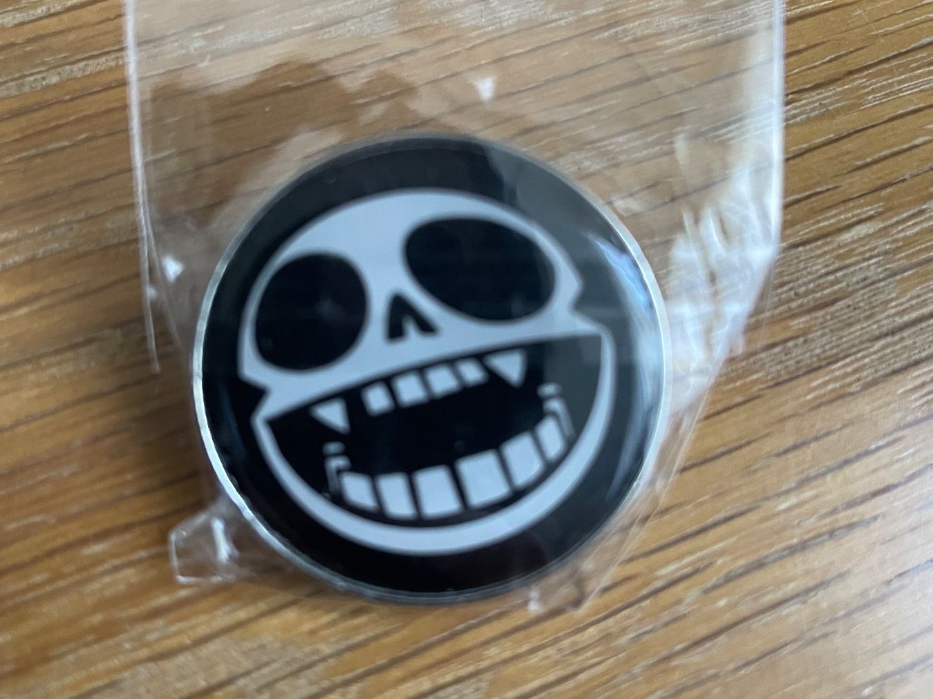 Spille & Fermagli: Gorillaz -  Pin Anstecker Punk Metal Rock Band – Nuovo (secondo la descrizione) da Horn venduto da abutre72