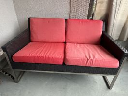 Gartensofa Rattan Optik rot Metallgestell gebrauchter Zustan