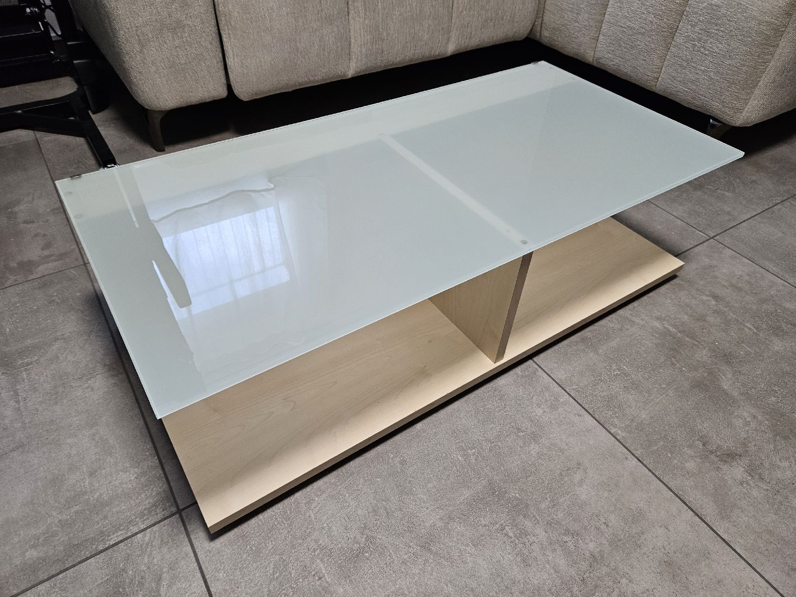 Mobili TV: TV Möbel Holz mit Glas Platte – Usato da Widnau venduto da Drapo 2