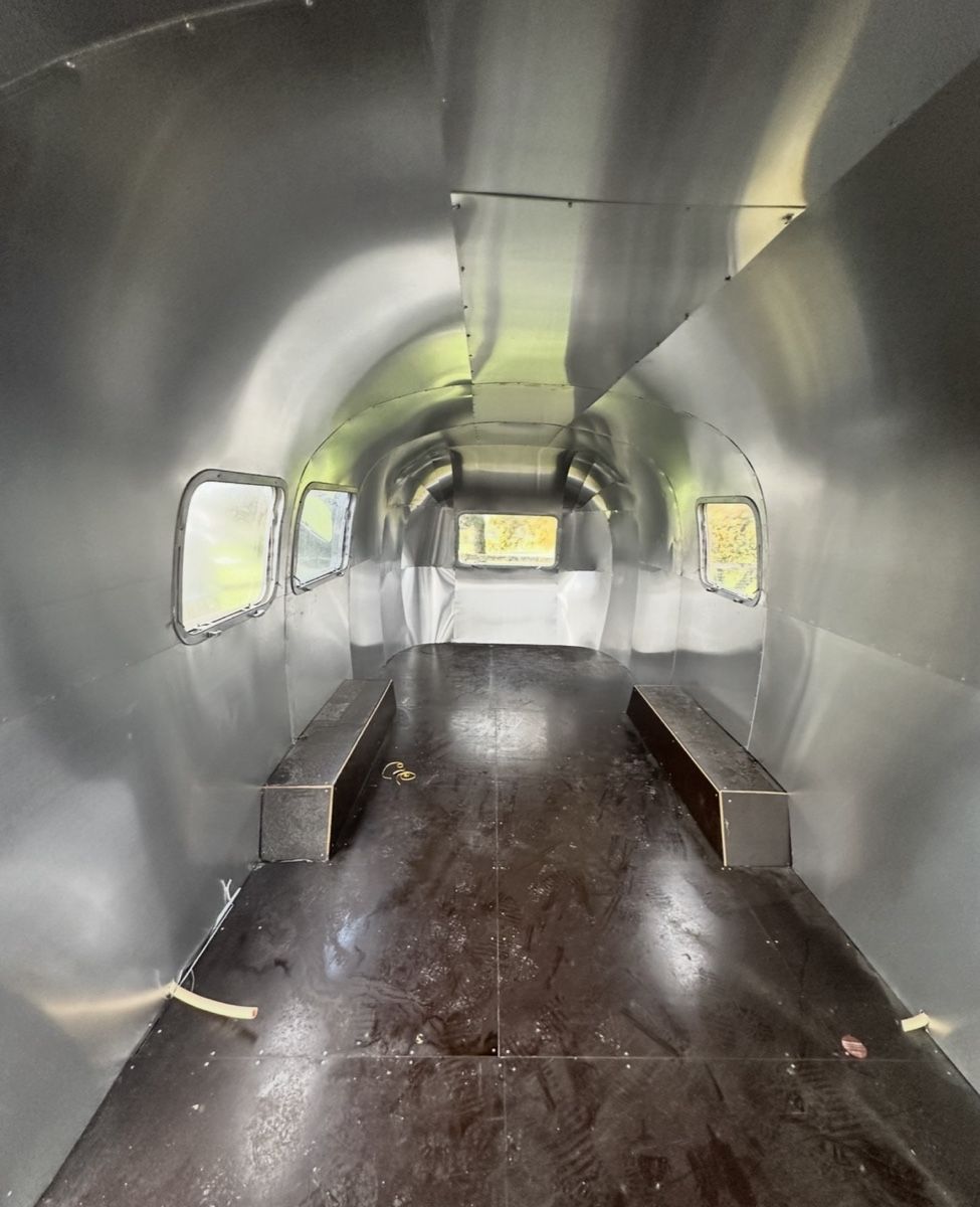Mobilhome: Airstream Overlander  – Gebraucht aus La Tour-de-Peilz von MarianScurtu 6