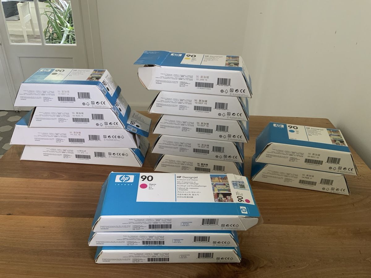 Hewlett Packard Cartucce per stampanti & toner: Lot alte Plotter Tinte und Printheads HP 90 – Nuovo (secondo la descrizione) da Basel venduto da marrit486 1