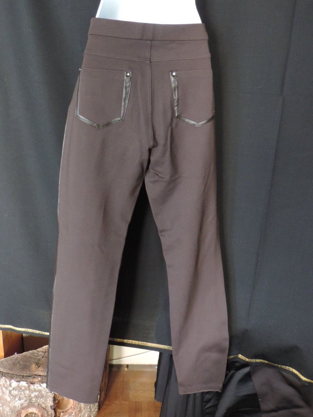 Pantaloni: pantalon brun – Usato da Genève venduto da Axelle333 6