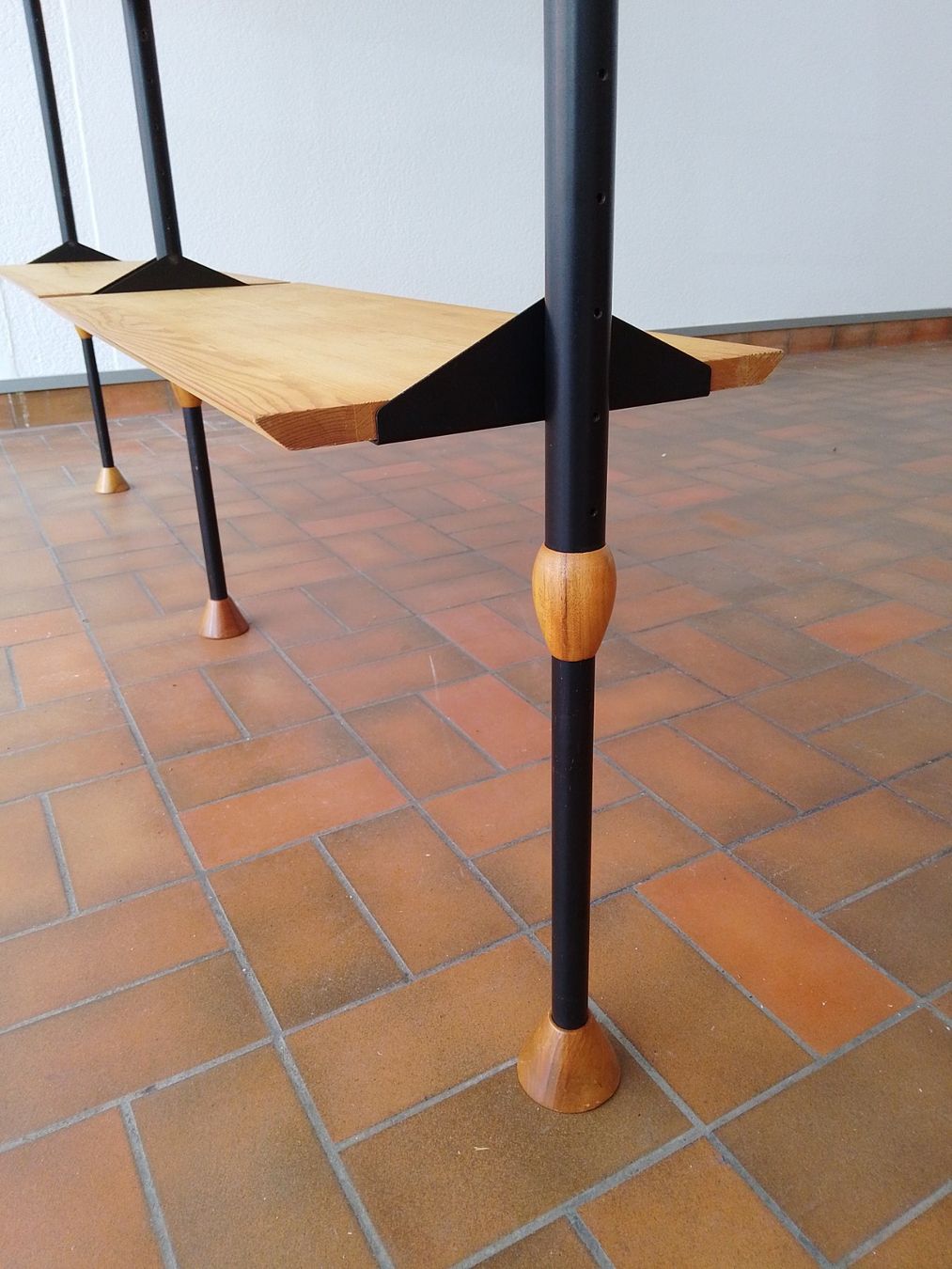 Scaffali: Etagère vintage sol-plafond 1970' – Usato da Biel/Bienne venduto da frenetic 4