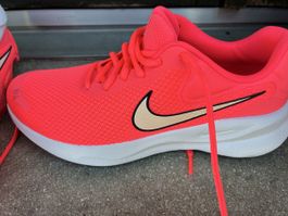 Nike Laufschuhe pink Grösse 38 neu
