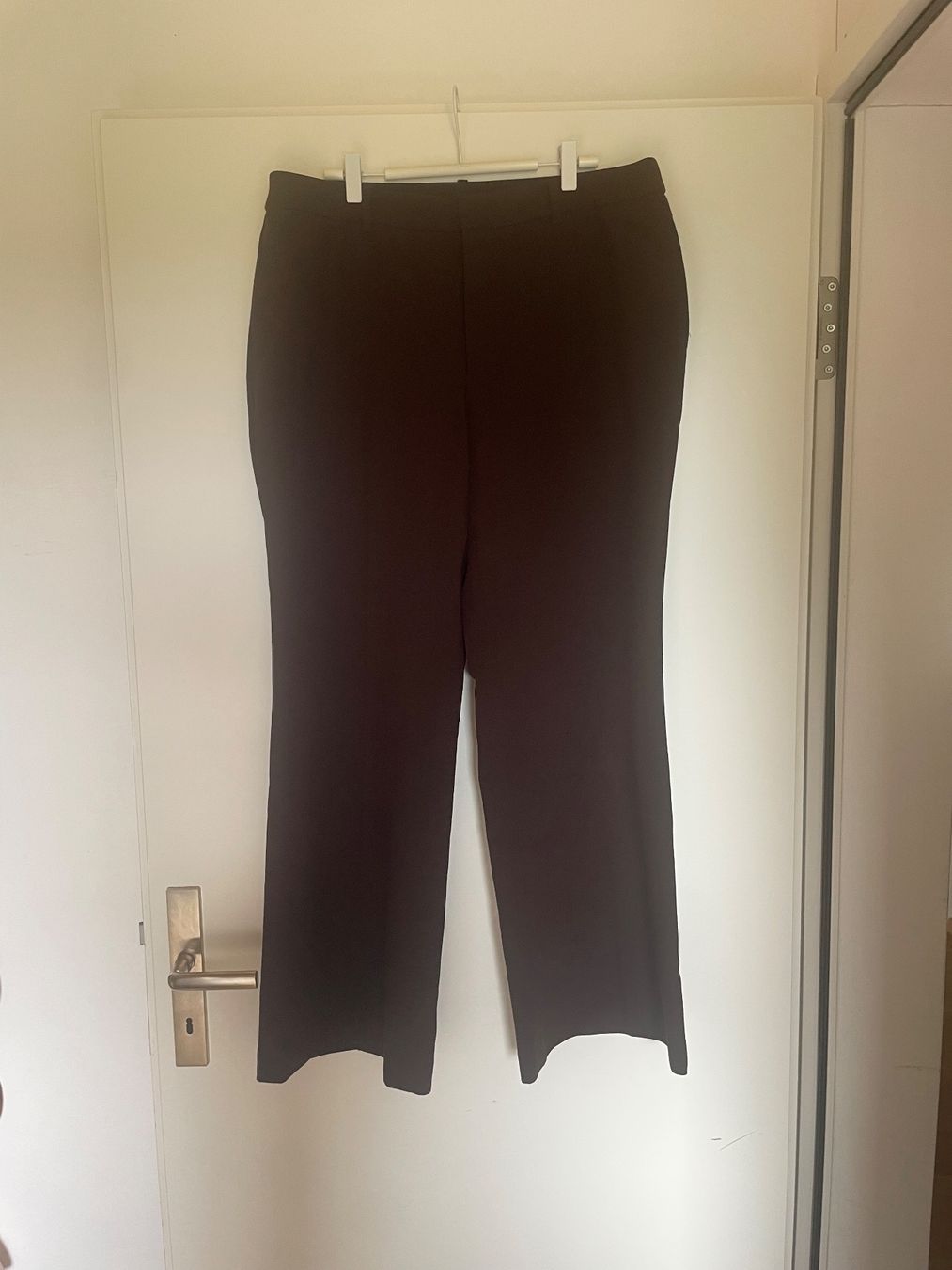 Uniqlo Pantaloni: Hose Uniqlo braun Neuwertig – Nuovo (secondo la descrizione) da Schüpfheim venduto da Nussbaum_4