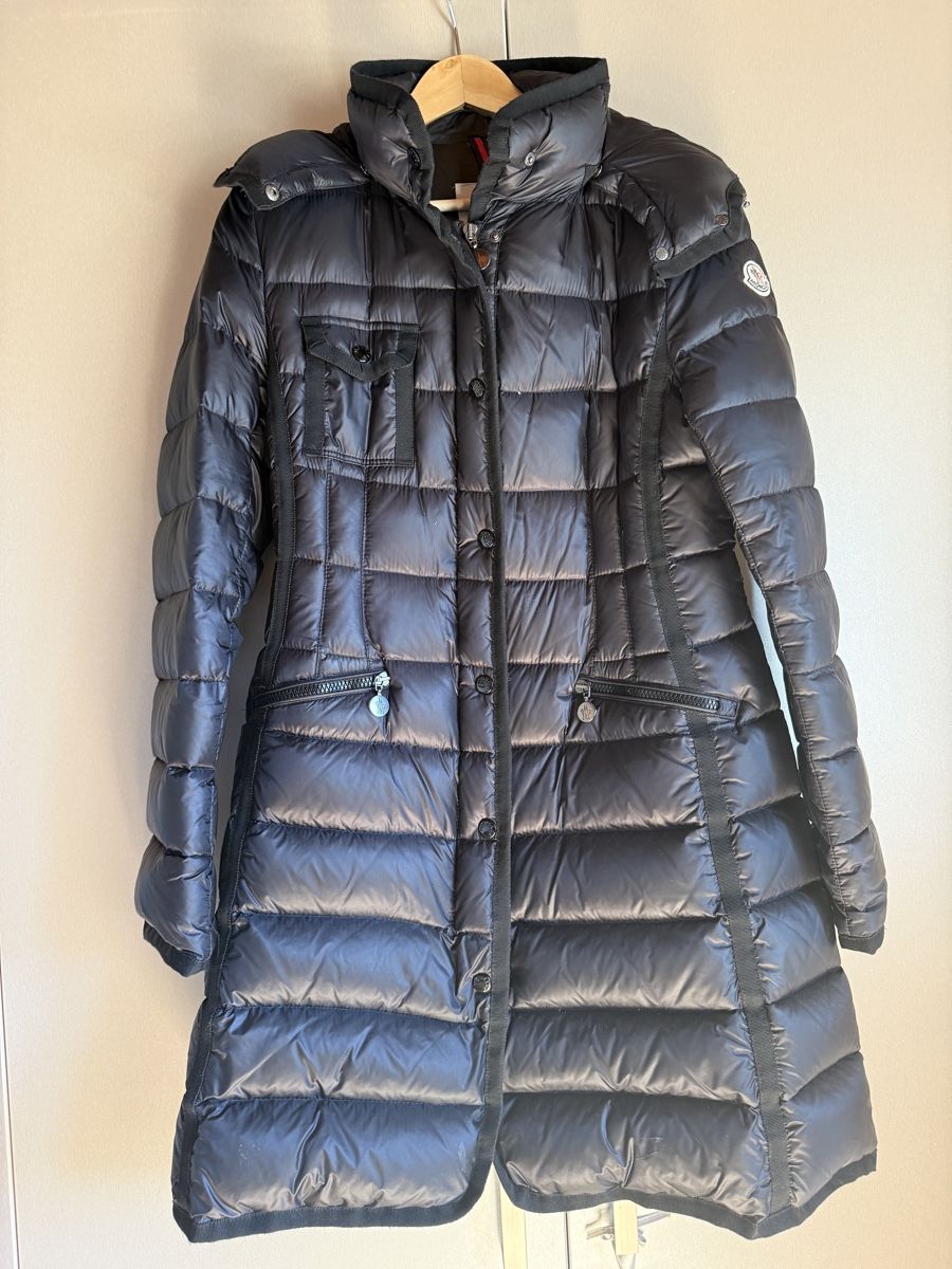 Moncler Cappotti: Moncler Daunenmantel schwarz – Usato da Meisterschwanden venduto da Larana7 1