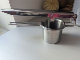 Kartoffelpresse aus Chromstahl mit 3 Einsätzen, top Zustand