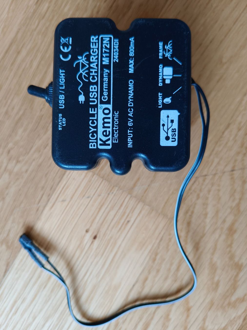 Caricabatterie: Fahrrad USB Dynamo Ladegerät – Usato da Luzern venduto da Vogon10