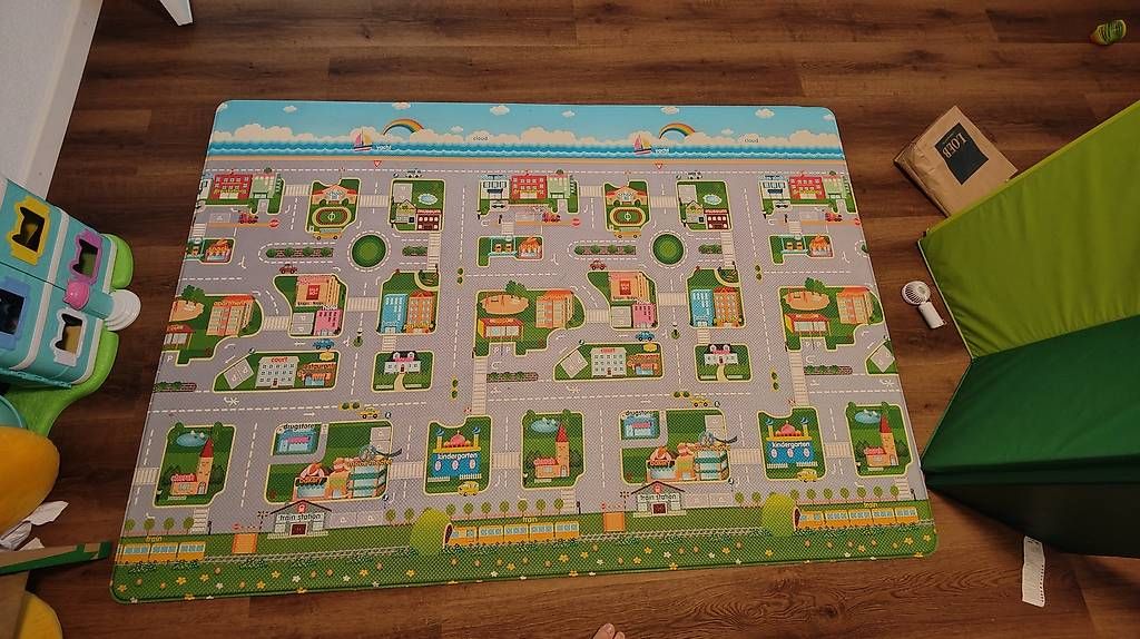 Tapis de jeu: Dwinguler Spielmatte 190x130 – D'occasion à Biberist par Debbi1989 1