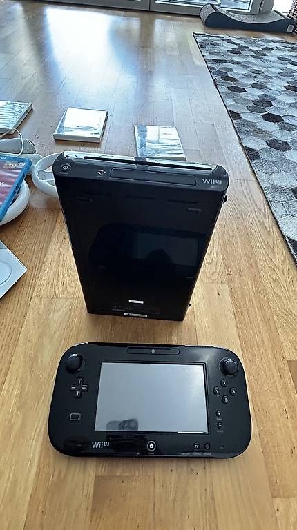 Console: Nintendo Wii U top Zustand  – Usato da Oensingen venduto da kikomad