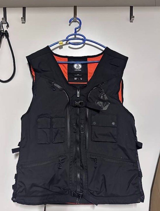 Rucksäcke: Volcom Freeride Weste/Rucksack – Gebraucht aus Zermatt von B.15.v02