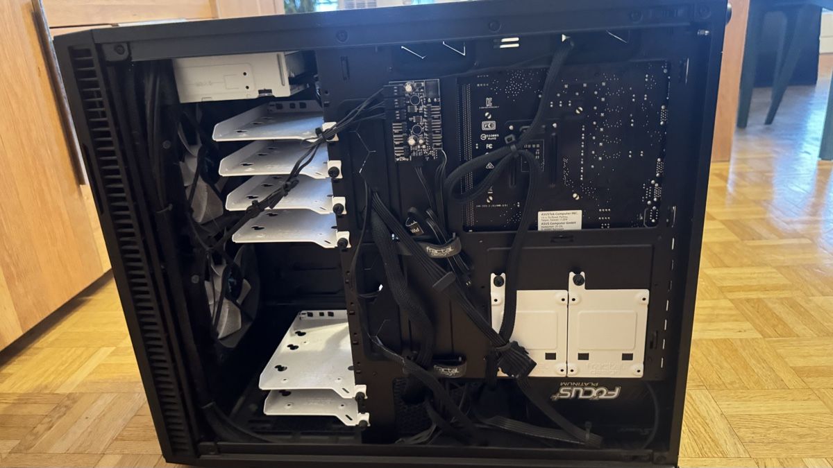 Intel PCs: Ordinateur de Bureau  – Gebraucht aus Grand-Lancy von dan_pt5p 3