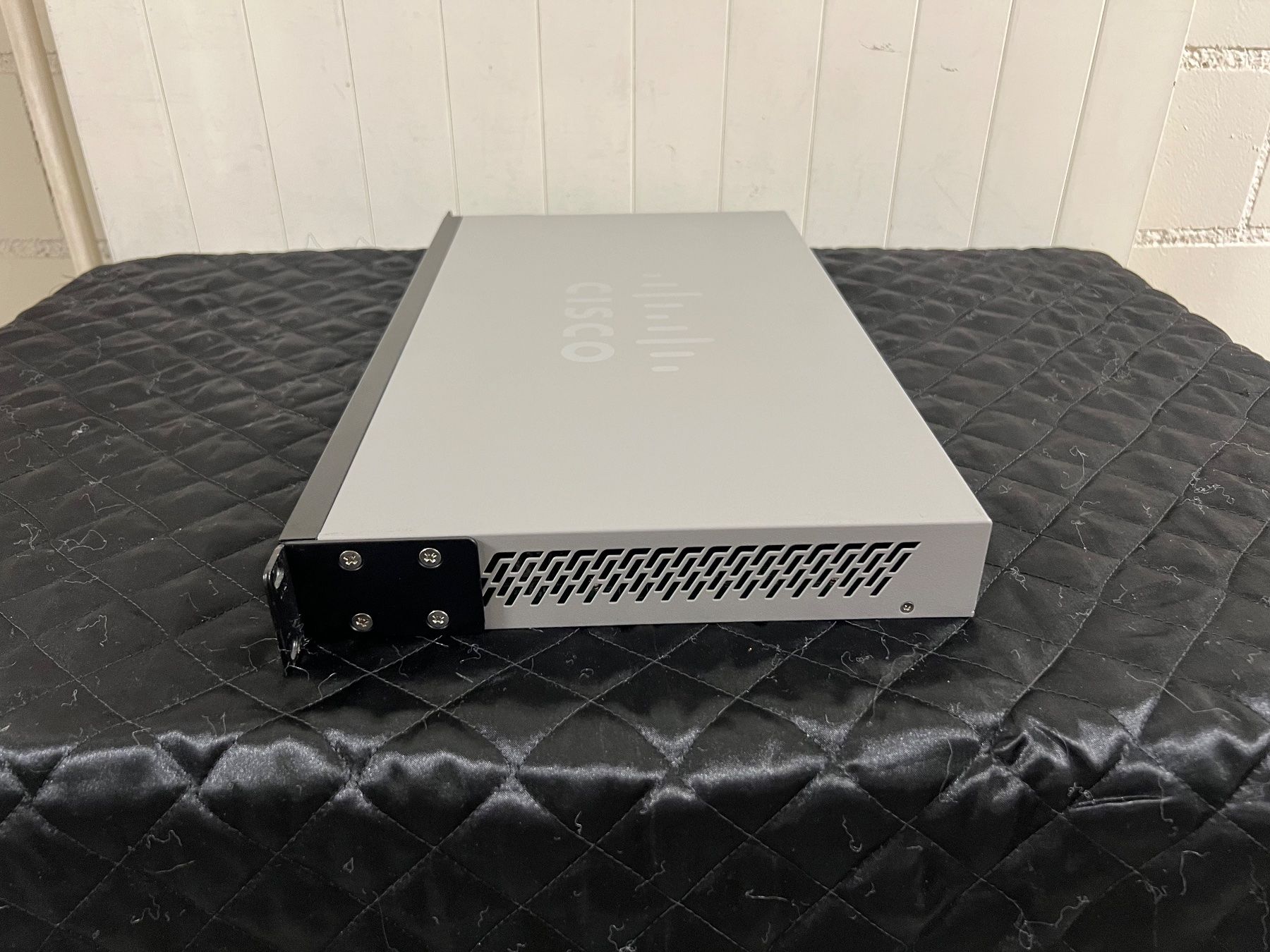 Hubs & Switches: Cisco SG 300-28P – Gebraucht aus Kirchberg SG von EPGaemperle 3