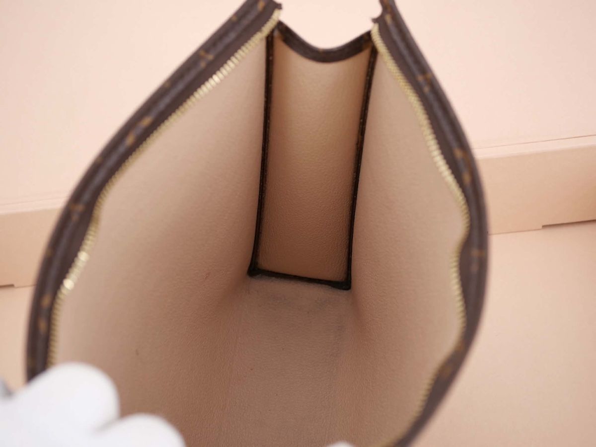 Borse: Louis Vuitton Toiletry pouch 26 cm Y2020 – Usato da Widnau venduto da Pukpan_99 3