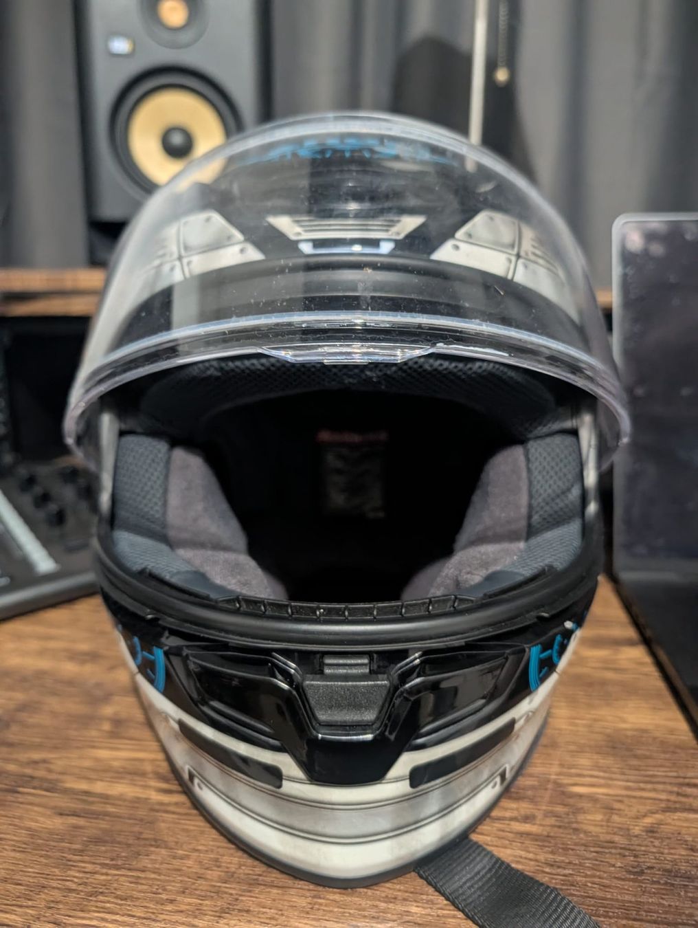 Caschi & visiere: Shoei NXR2 XS – Usato da Utzigen venduto da Santacruz951