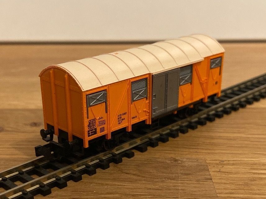 Fleischmann Modellini di ferrovie: Fleischmann 8331 Gedeckter Güterwagen – Nuovo (secondo la descrizione) da Schlierbach venduto da Look8 2