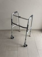 Gehhilfe Rollator mit Rädern gebraucht guter Zustand