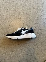 Golden Goose Superstar Baskets Noir Blanc Taille 42